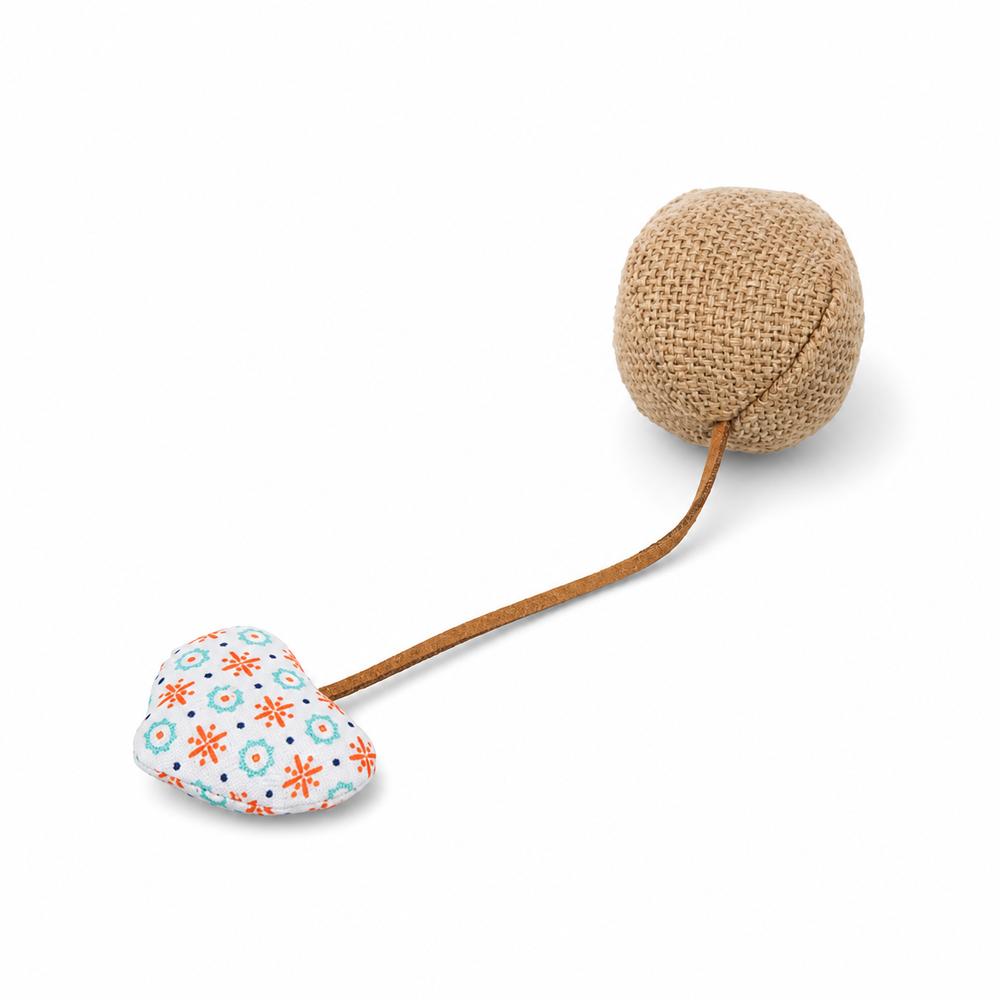 Trixie bolti með hjarta úr jútu/efni – 4,5×18 cm