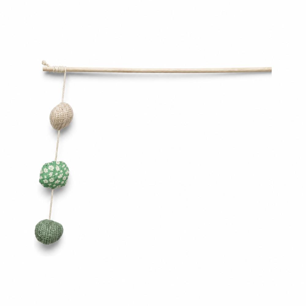 Playing rod w.3 balls wood/fabric catnip